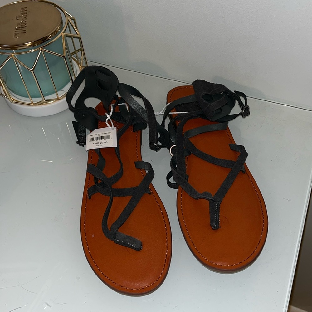Tie-up Sandals